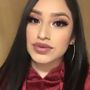 Meet your Posher, Anahi